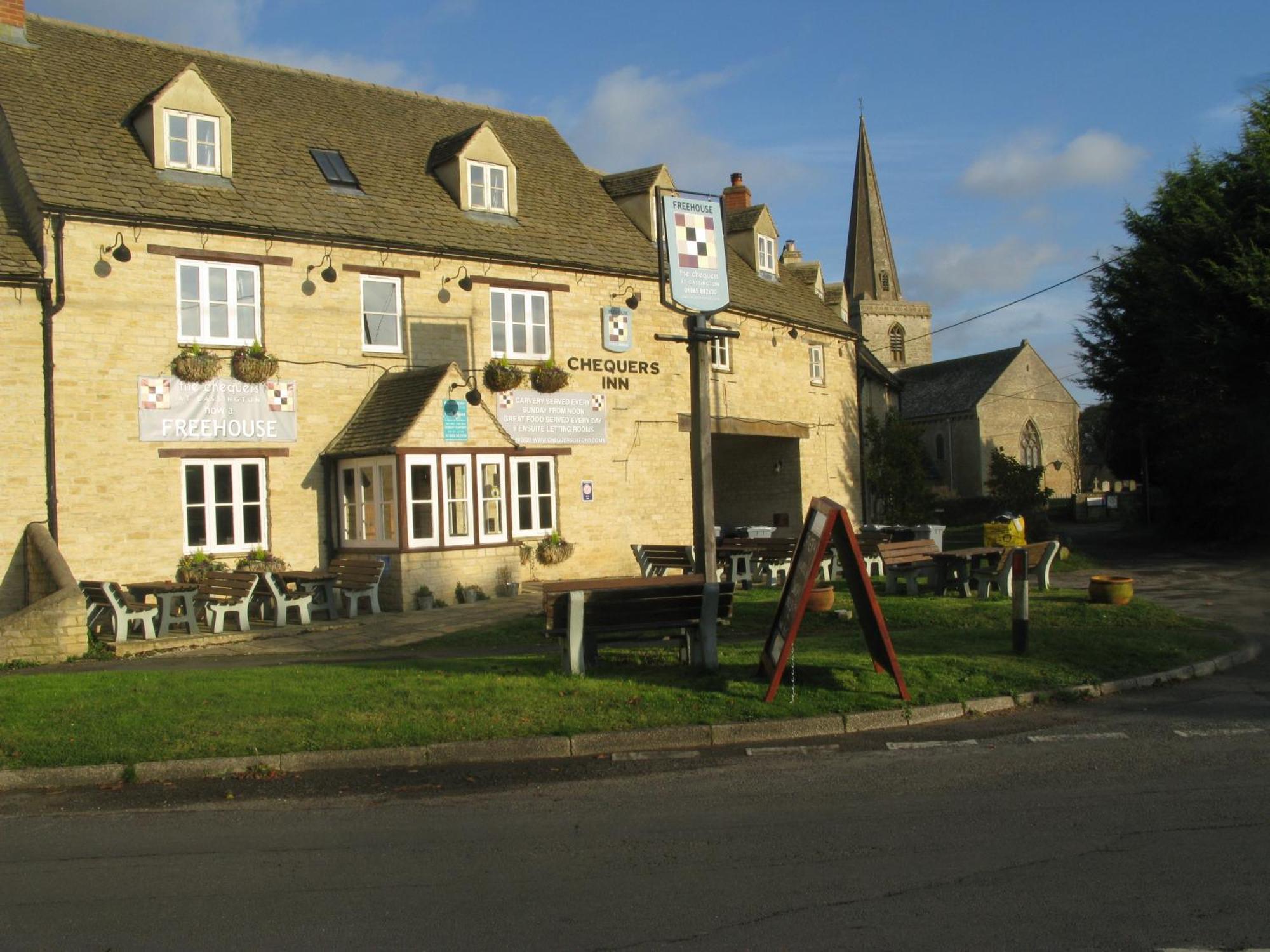 The Chequers Inn Cassington 外观 照片