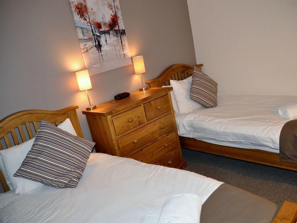 The Chequers Inn Cassington 外观 照片