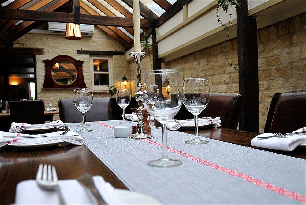 The Chequers Inn Cassington 外观 照片