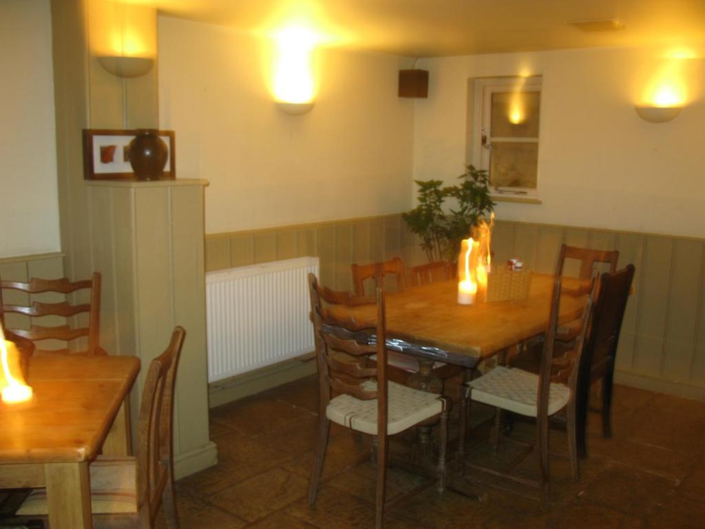 The Chequers Inn Cassington 外观 照片