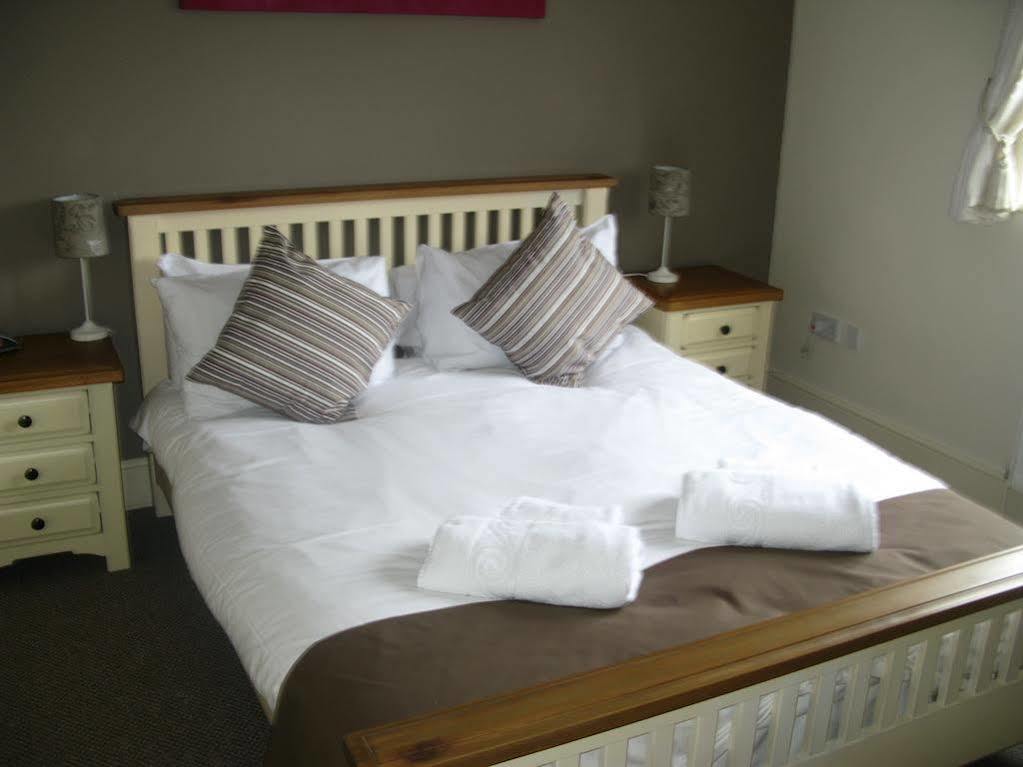 The Chequers Inn Cassington 外观 照片